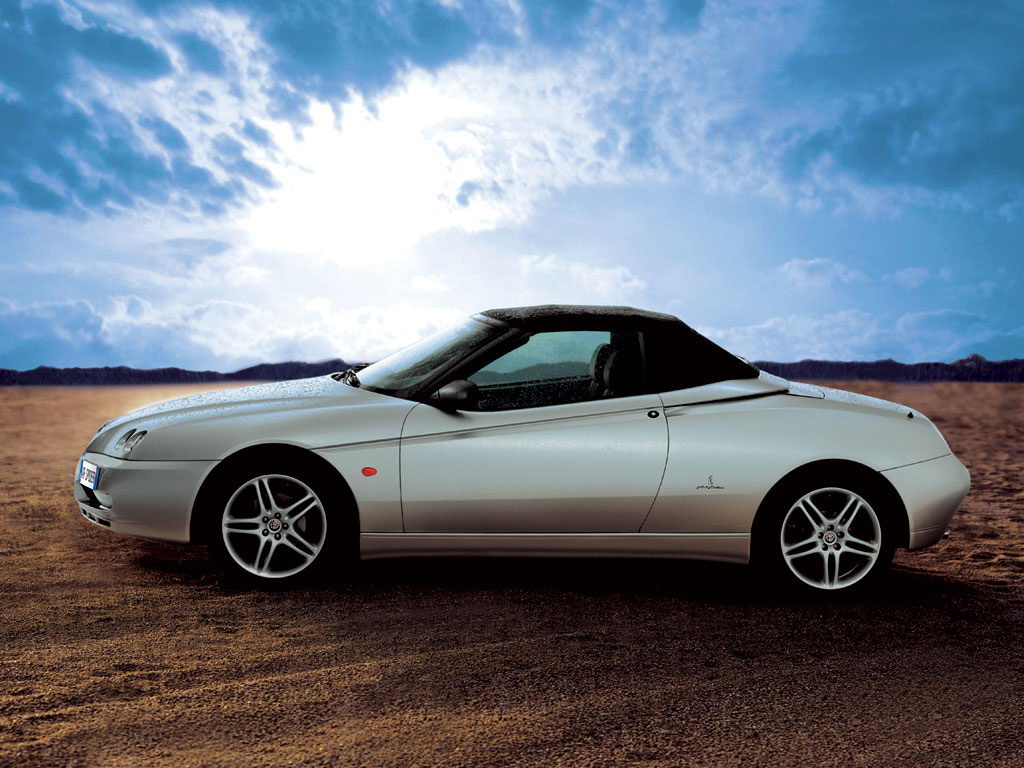 Alfa Romeo Spider 2003 003.jpg